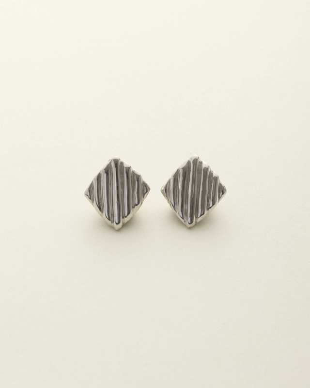 button pierce(yoaa)