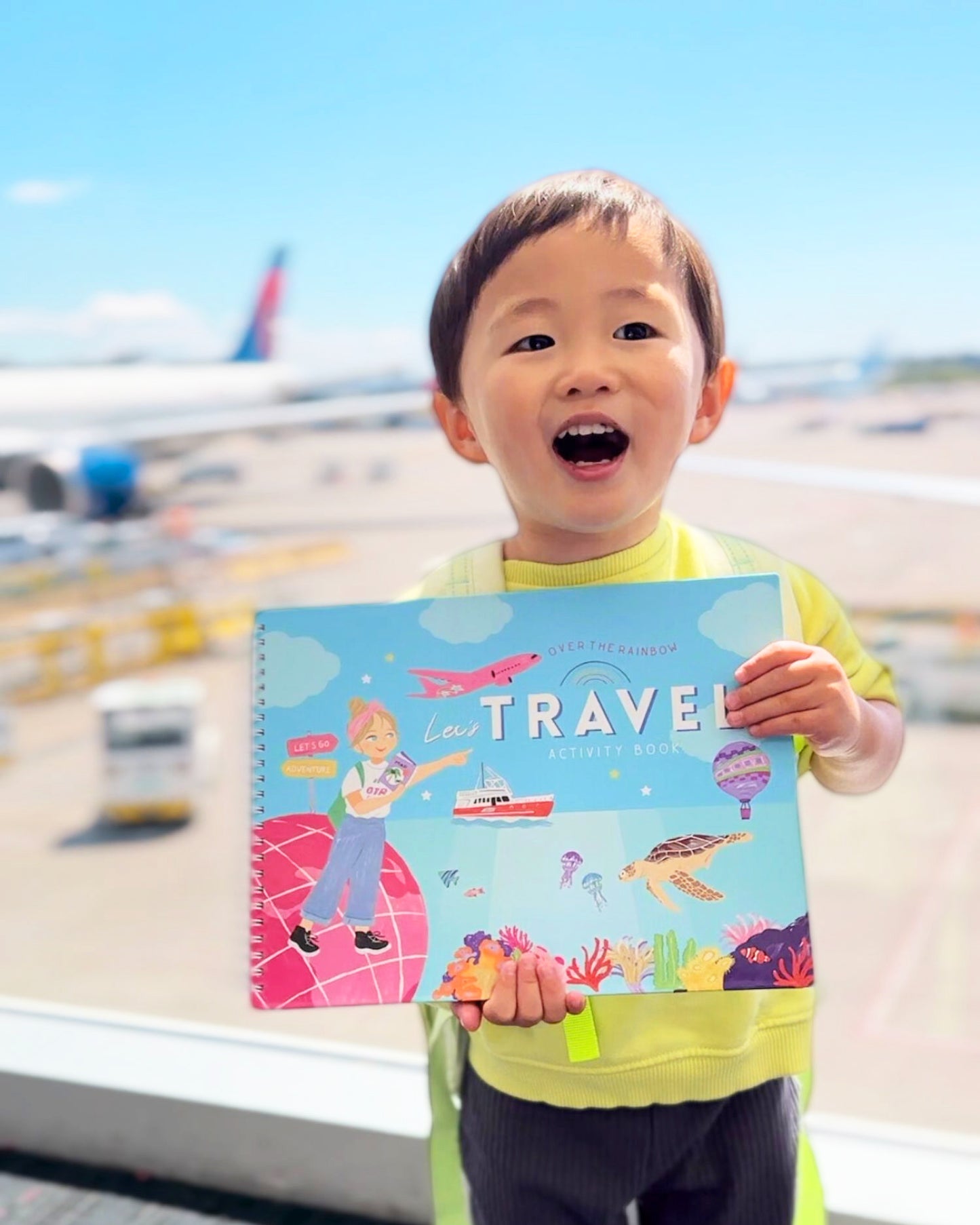 Let's Travel Activity Book with 8color pen（OVER THE RAINBOW）