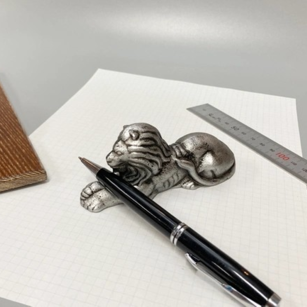 LION paper weight/ 4 Colors