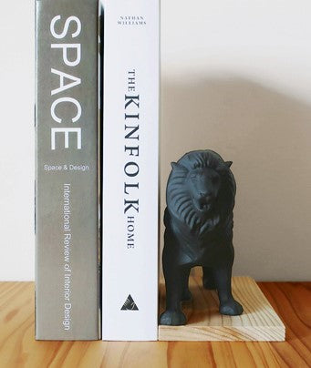 Book Stand / LION