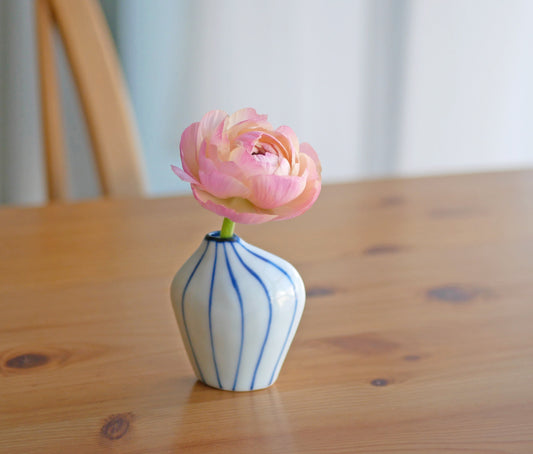 Tiny Sometsuke vase type C